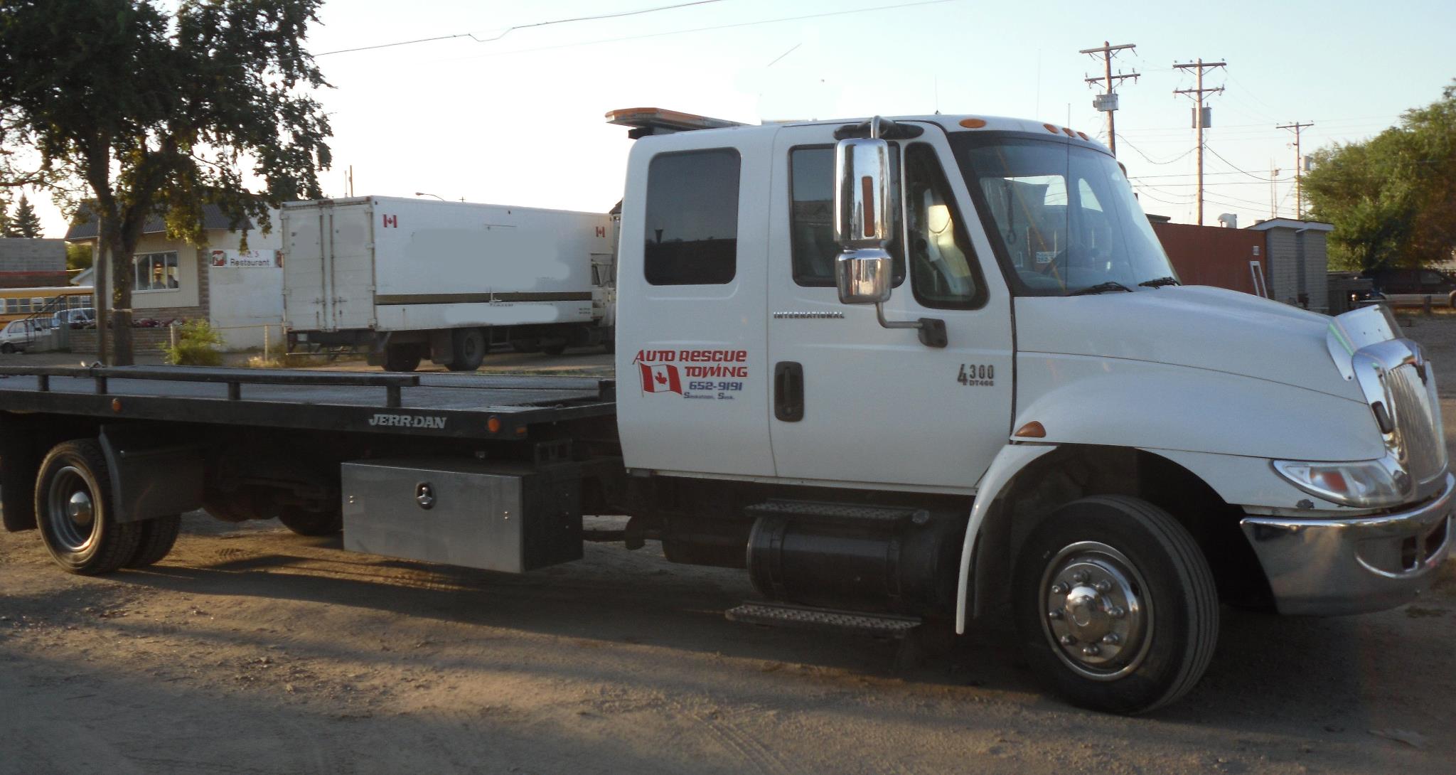 Auto Rescue Towing Flatbed Truck